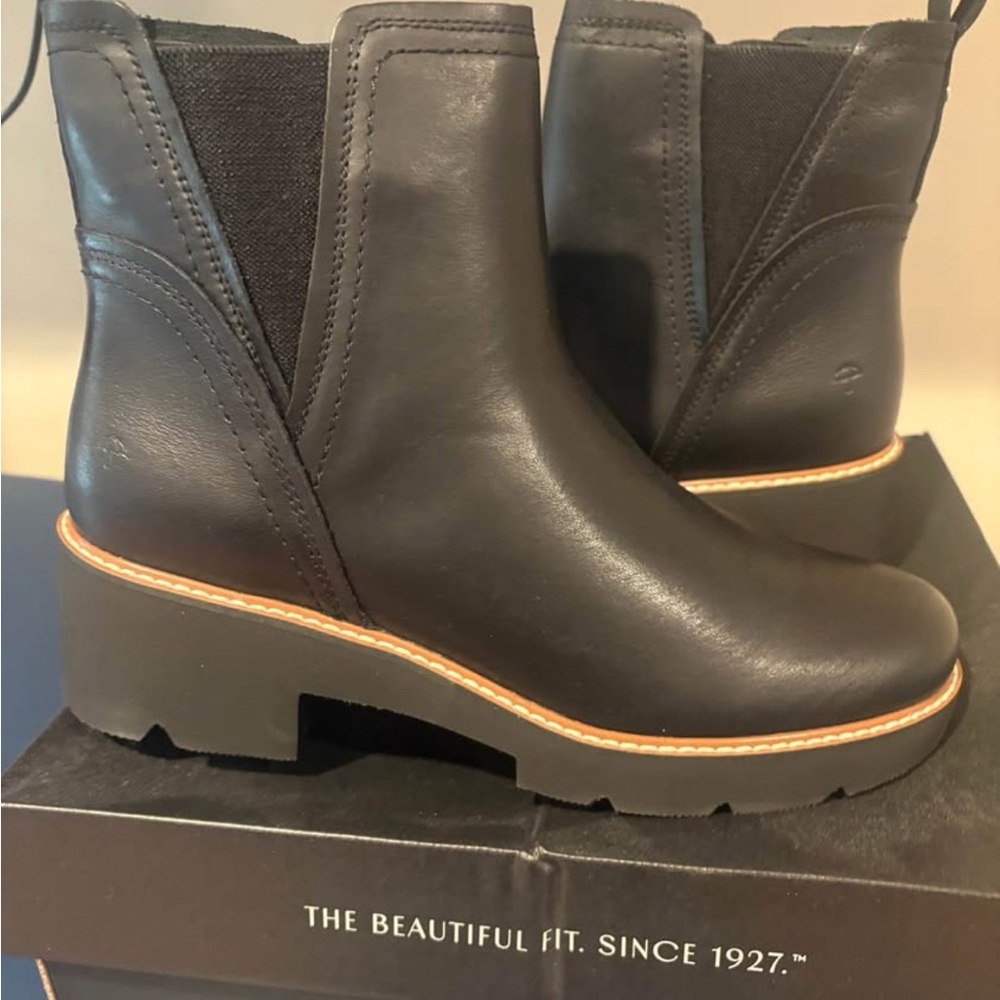 Naturalizer Black Leather Ankle Booties